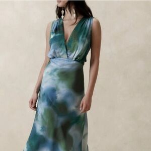 💫- Banana Republic rare Silk Dress